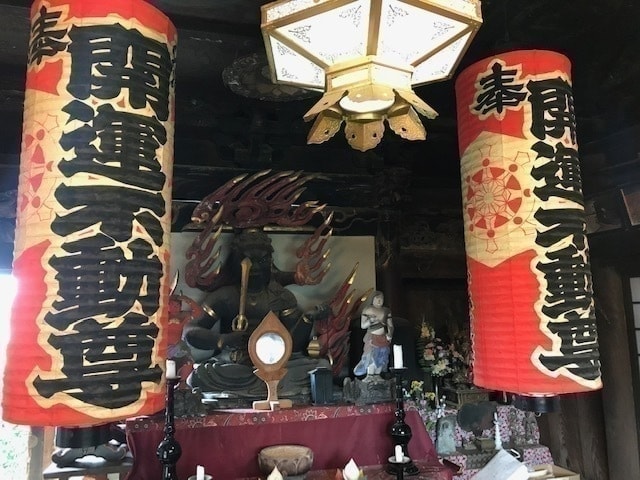 不動堂内部